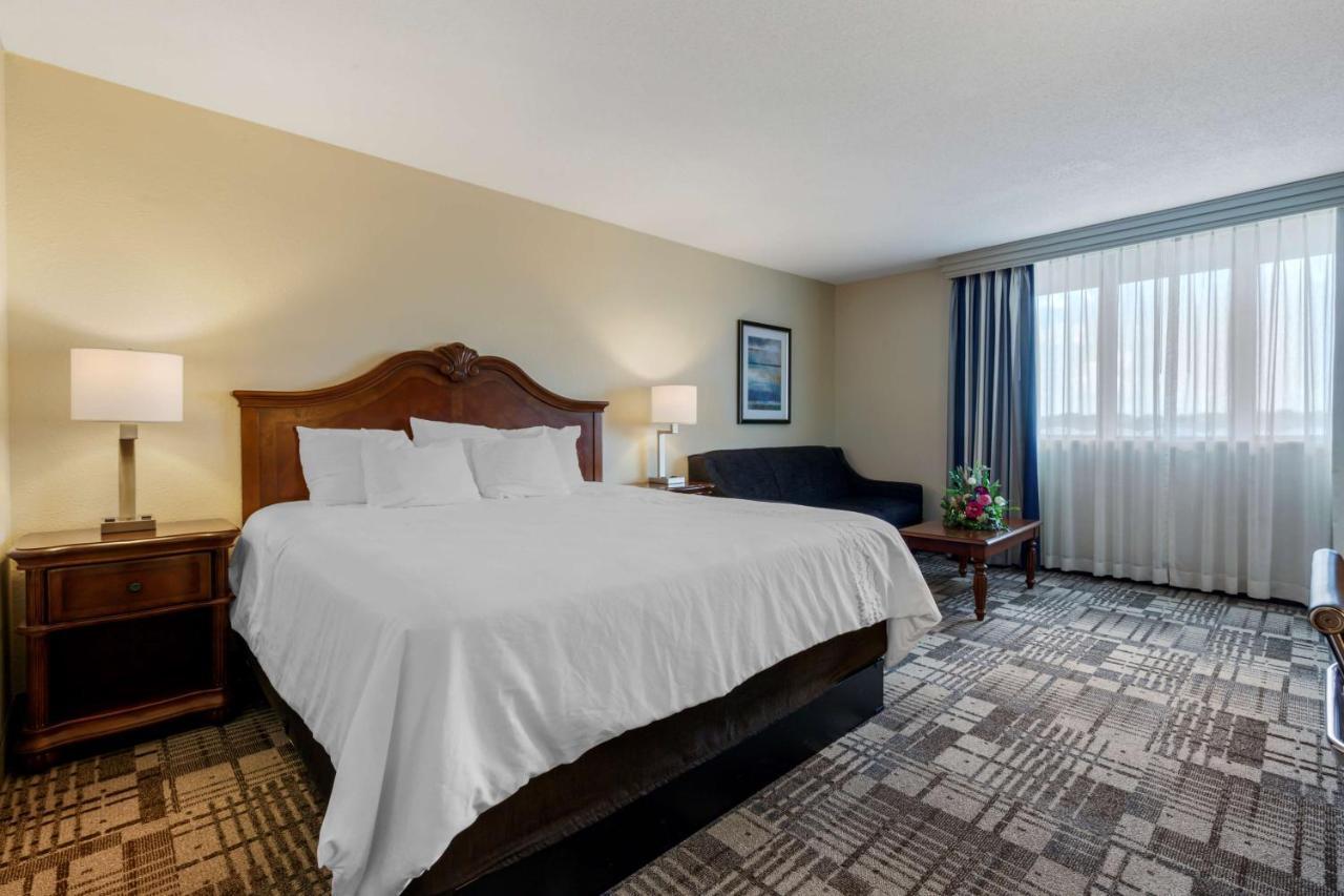 Best Western Plus Dubuque Hotel And Conference Center Eksteriør billede