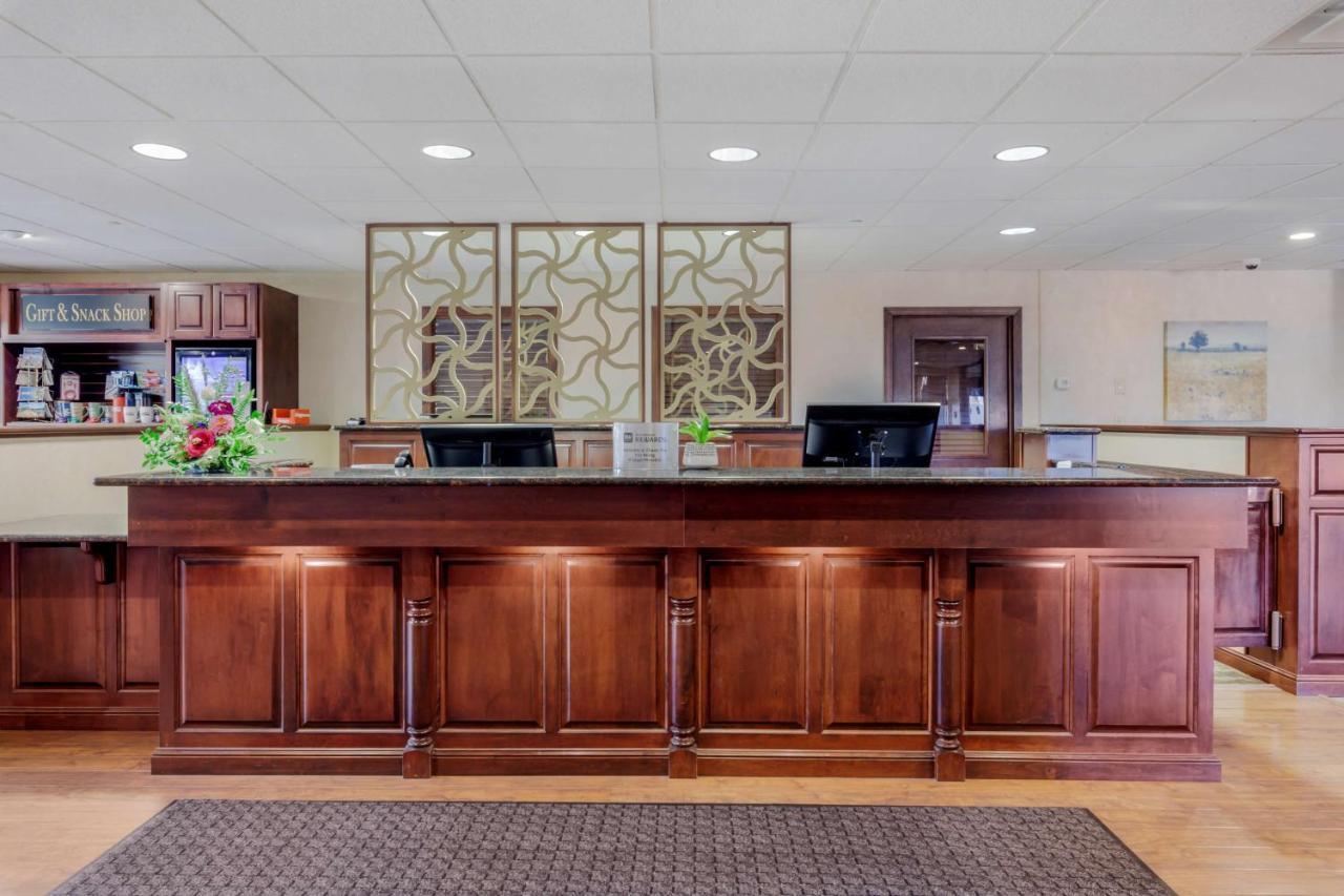 Best Western Plus Dubuque Hotel And Conference Center Eksteriør billede