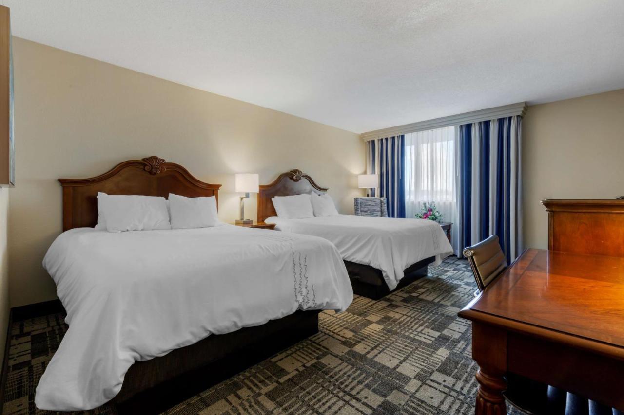 Best Western Plus Dubuque Hotel And Conference Center Eksteriør billede