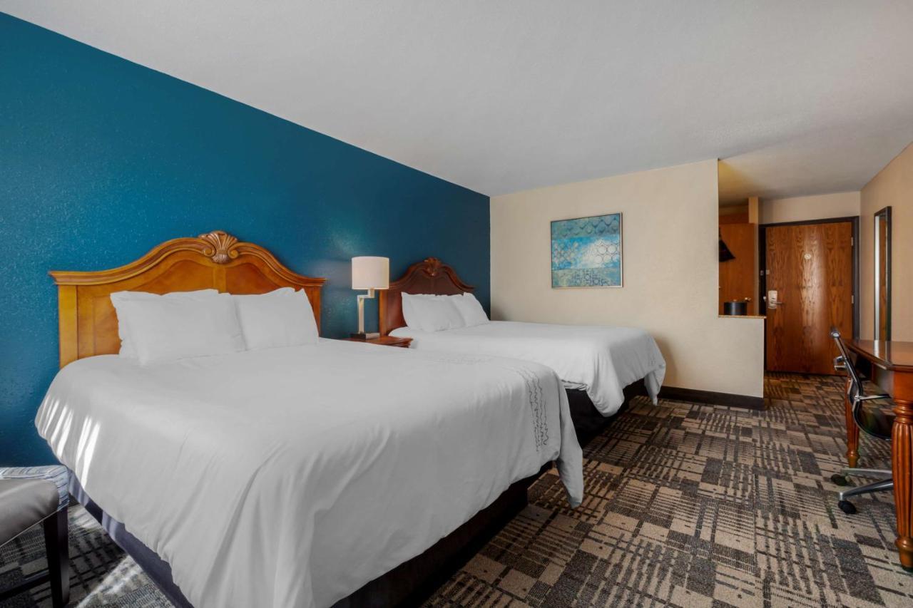 Best Western Plus Dubuque Hotel And Conference Center Eksteriør billede