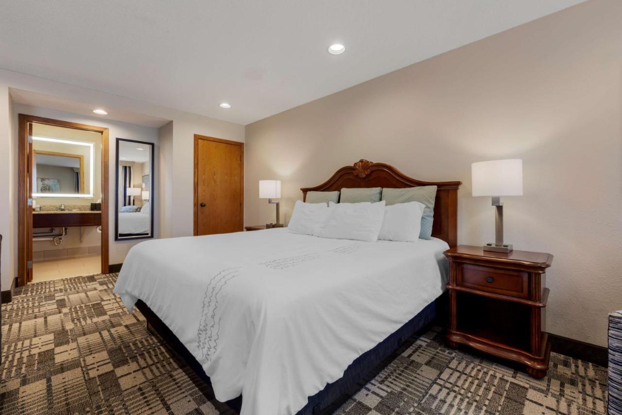 Best Western Plus Dubuque Hotel And Conference Center Eksteriør billede