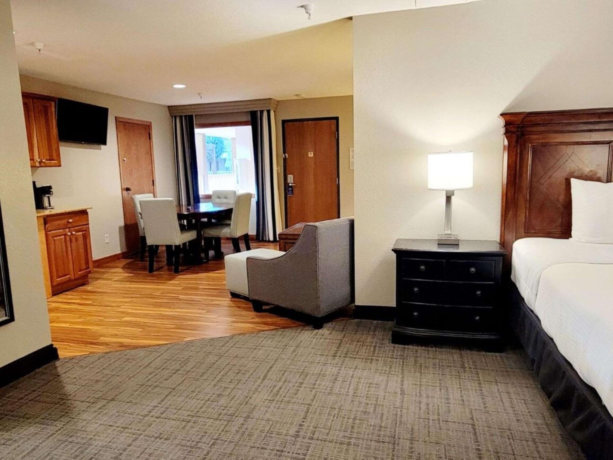 Best Western Plus Dubuque Hotel And Conference Center Eksteriør billede